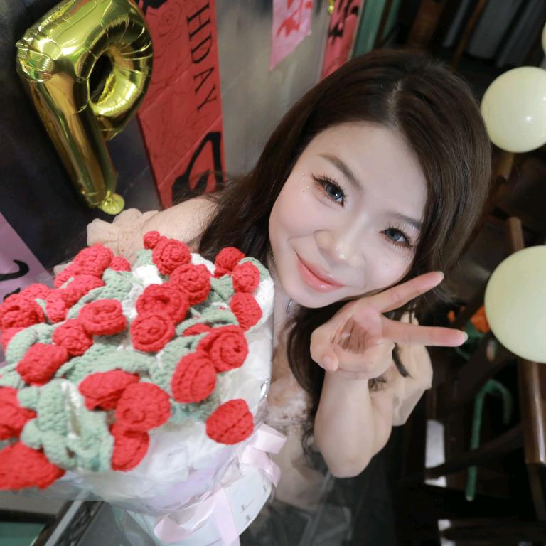 是晶晶吖（摆摊不摆烂）