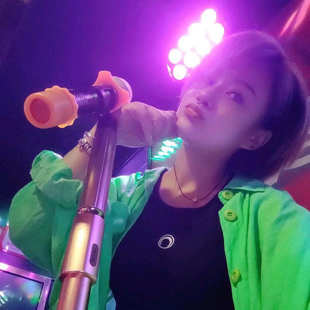 伍月～你好