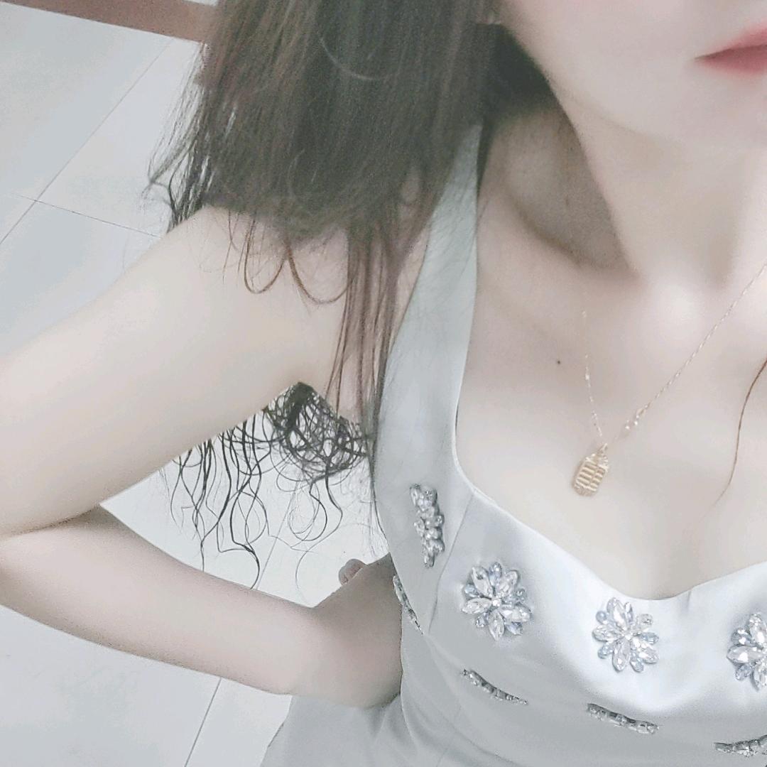 一个嘴笨的小野猫
