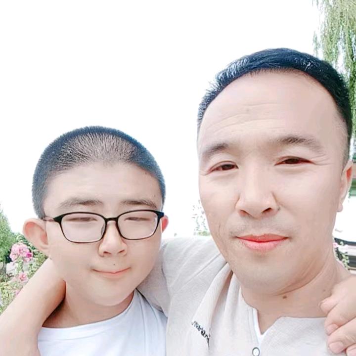 爱唱歌的凉皮哥