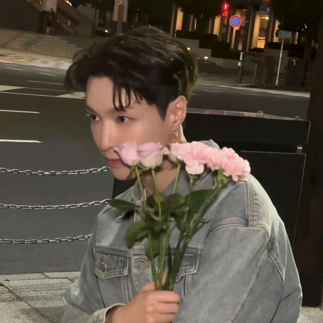 LAY💜