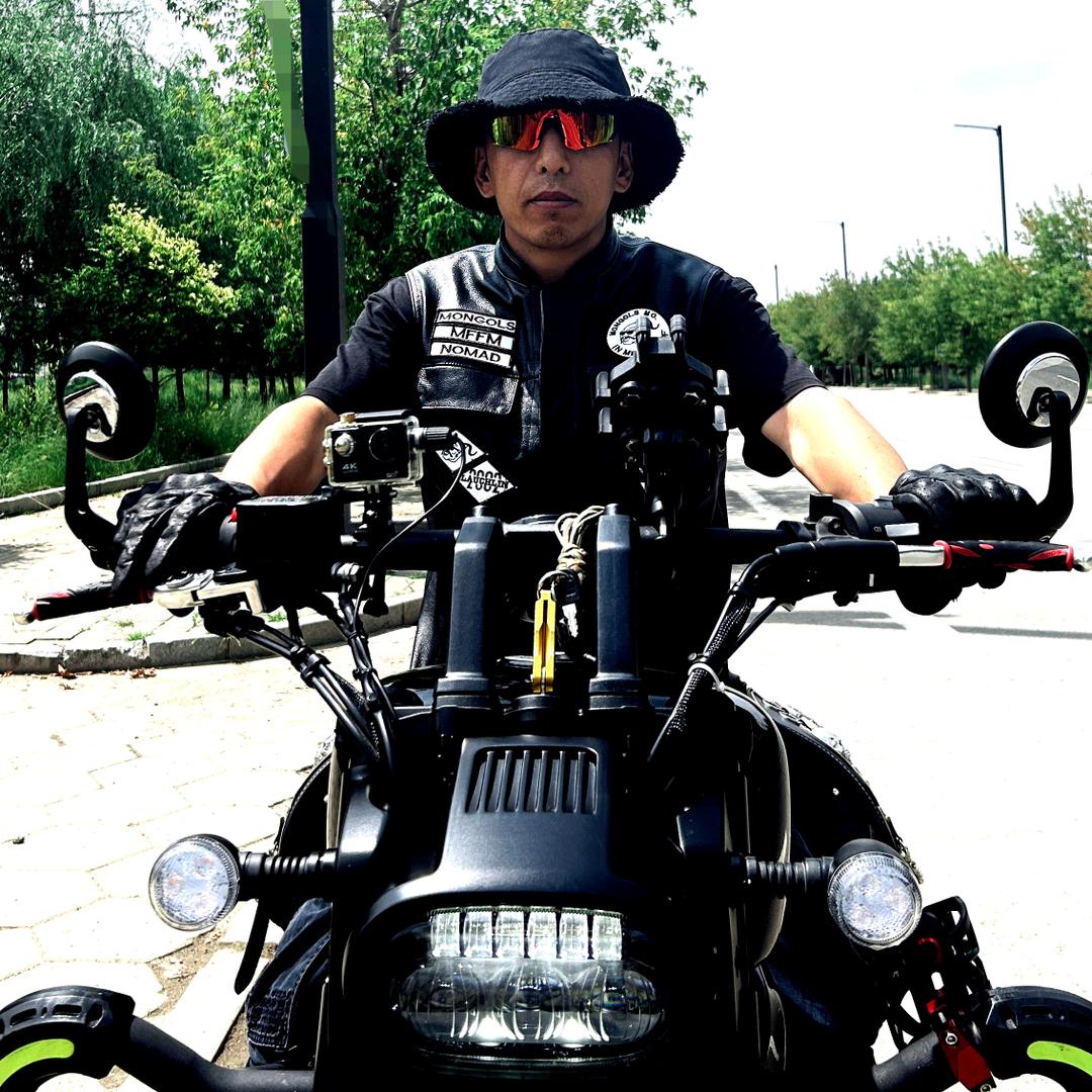 @巴雅尔—TiK   TOK