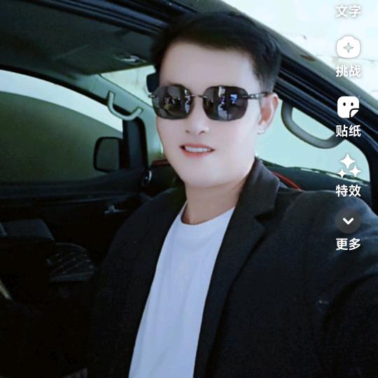 在梦里想你。