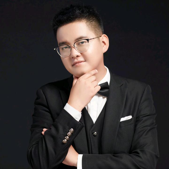小陆（Lucas）