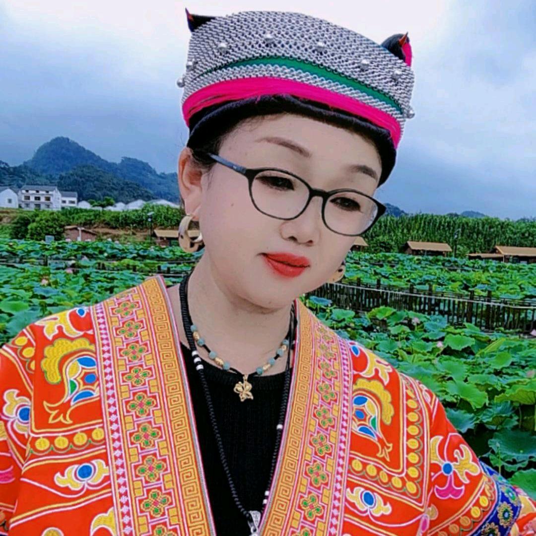 蒙多彩
