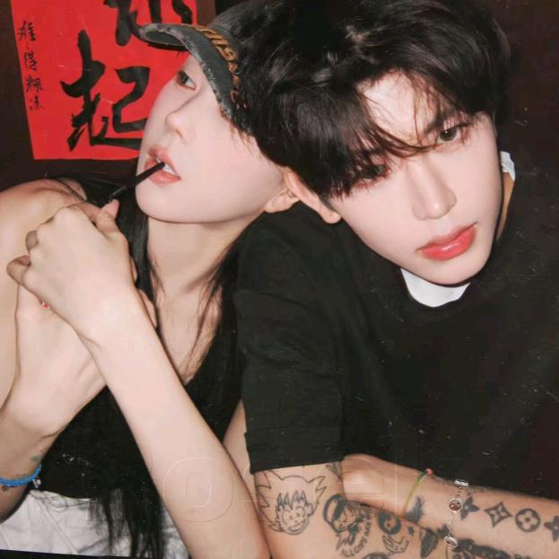 拿椅子打人