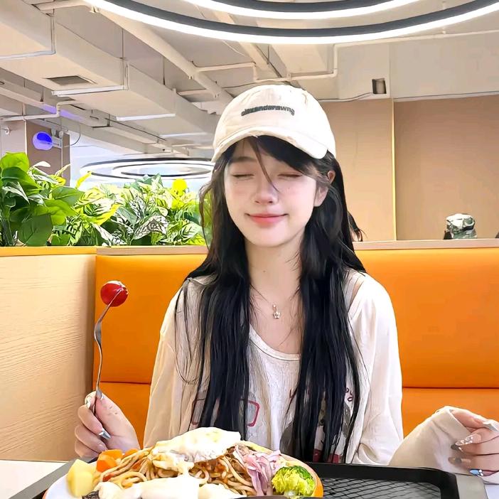 猫咪˶ᵒ ⌑ ˂˶泡面🍜请加蛋