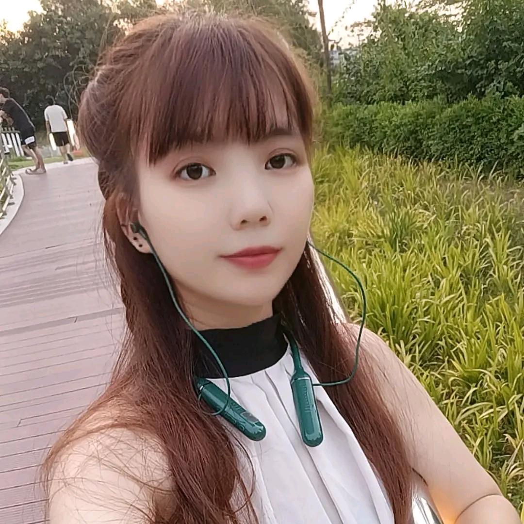 星空下的拥抱