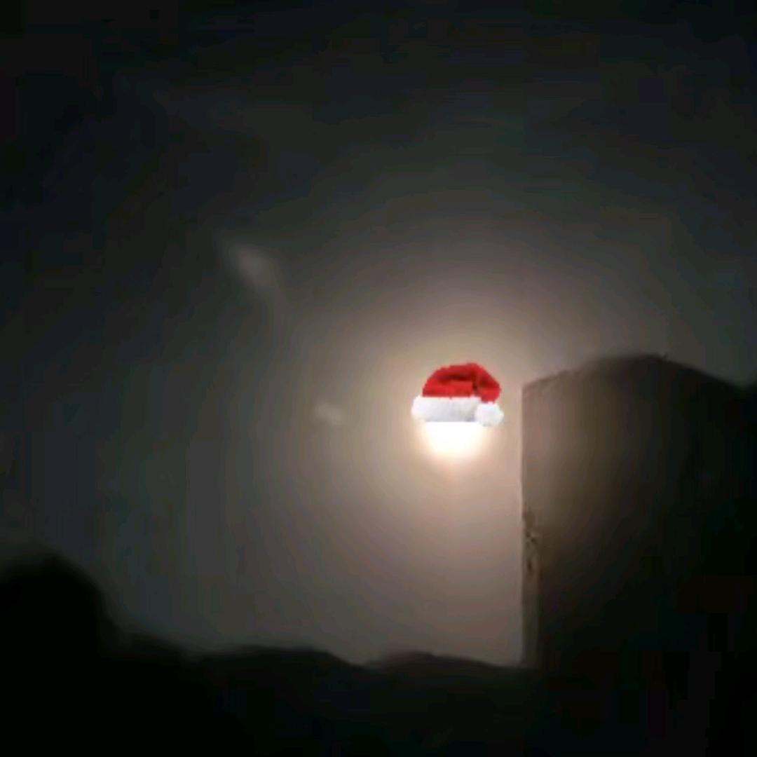 X🄴