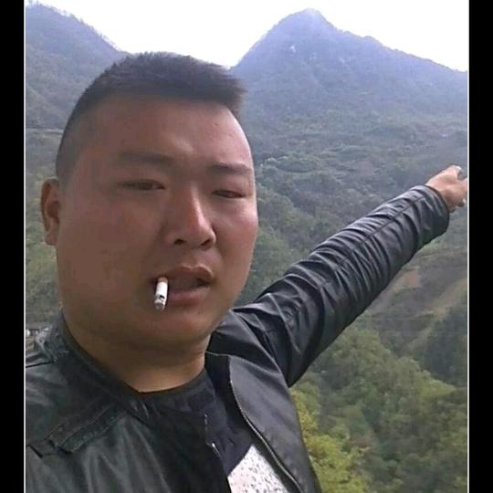 村主任羊娃钻孔绳锯切割