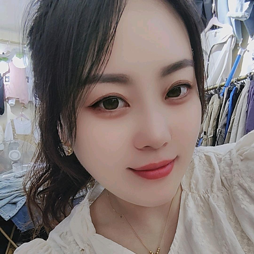 希多多时尚服饰