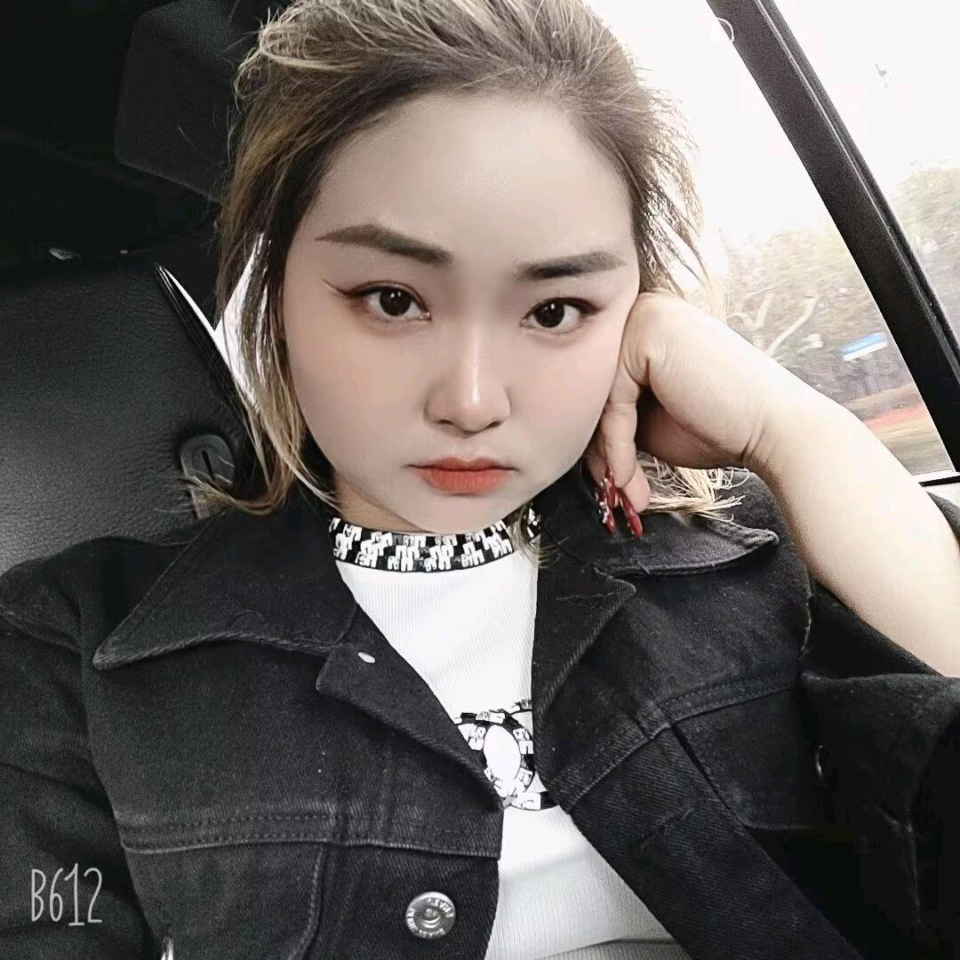 莹莹@