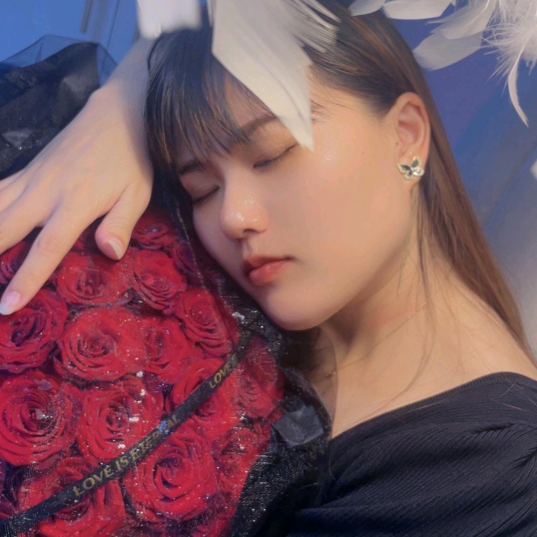 Hey 严小姐～