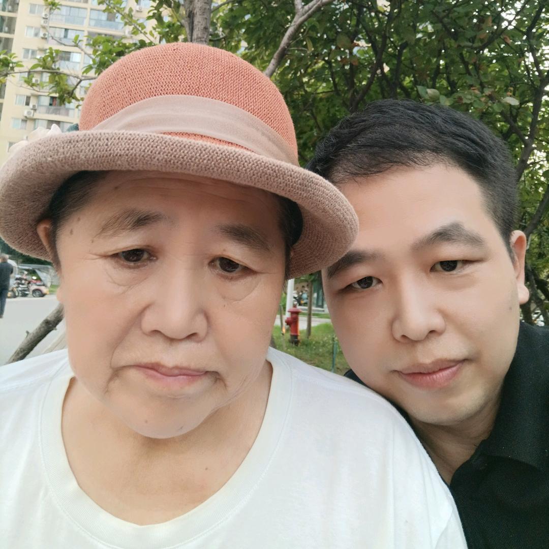 爱笑的老万