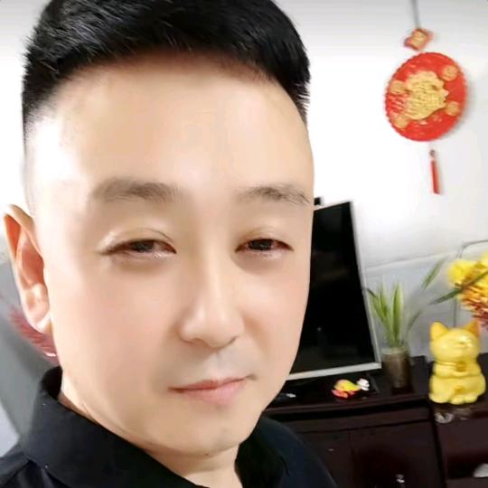 阿龙