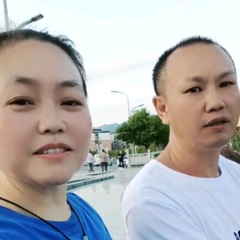 民族乐园宝海桥诚草植物养发馆，