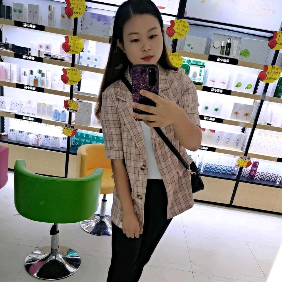 进霞吖