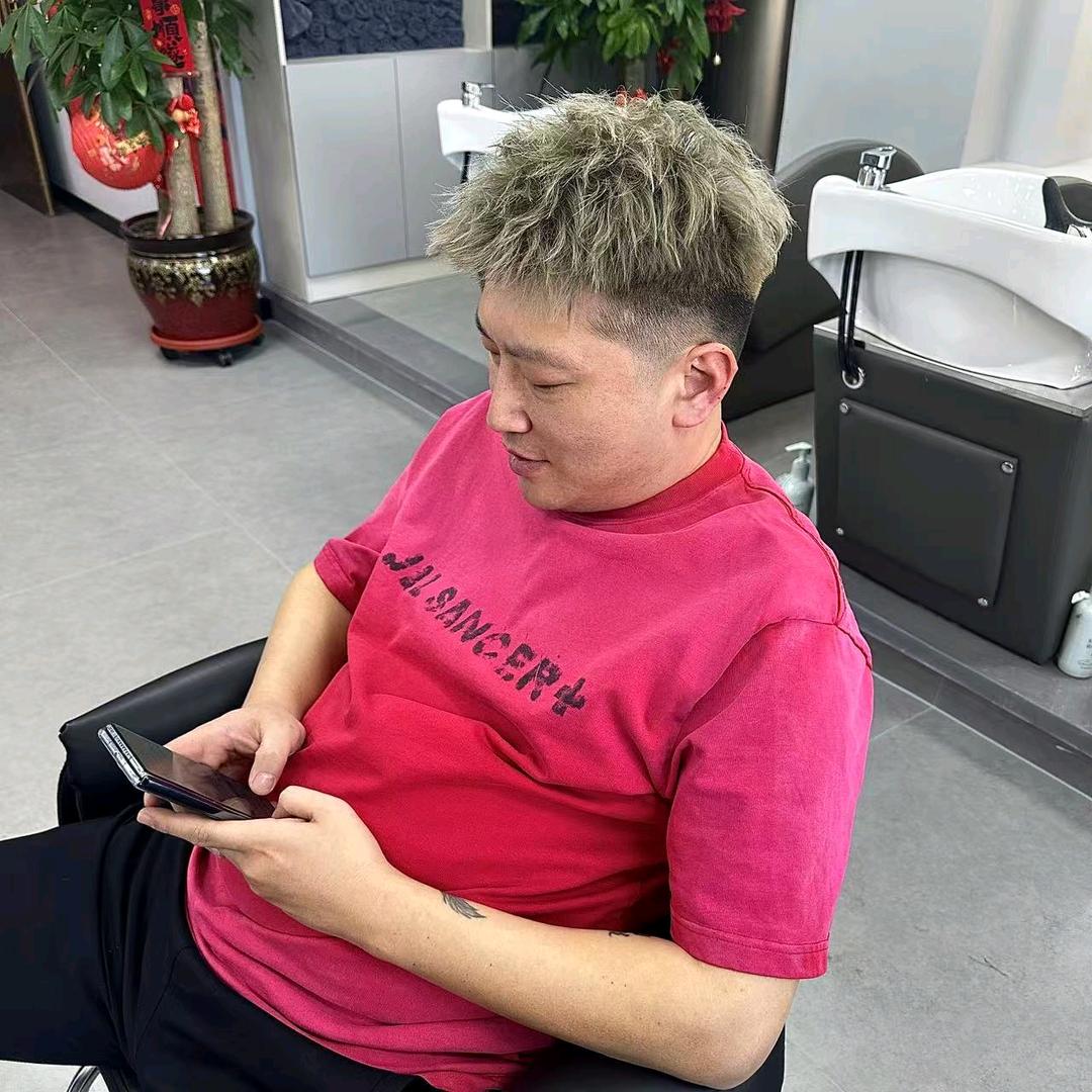 非富即贵。