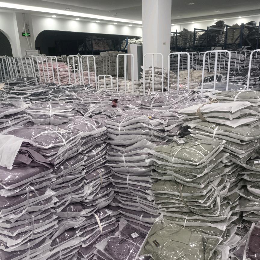 库存服装尾货阿伟。