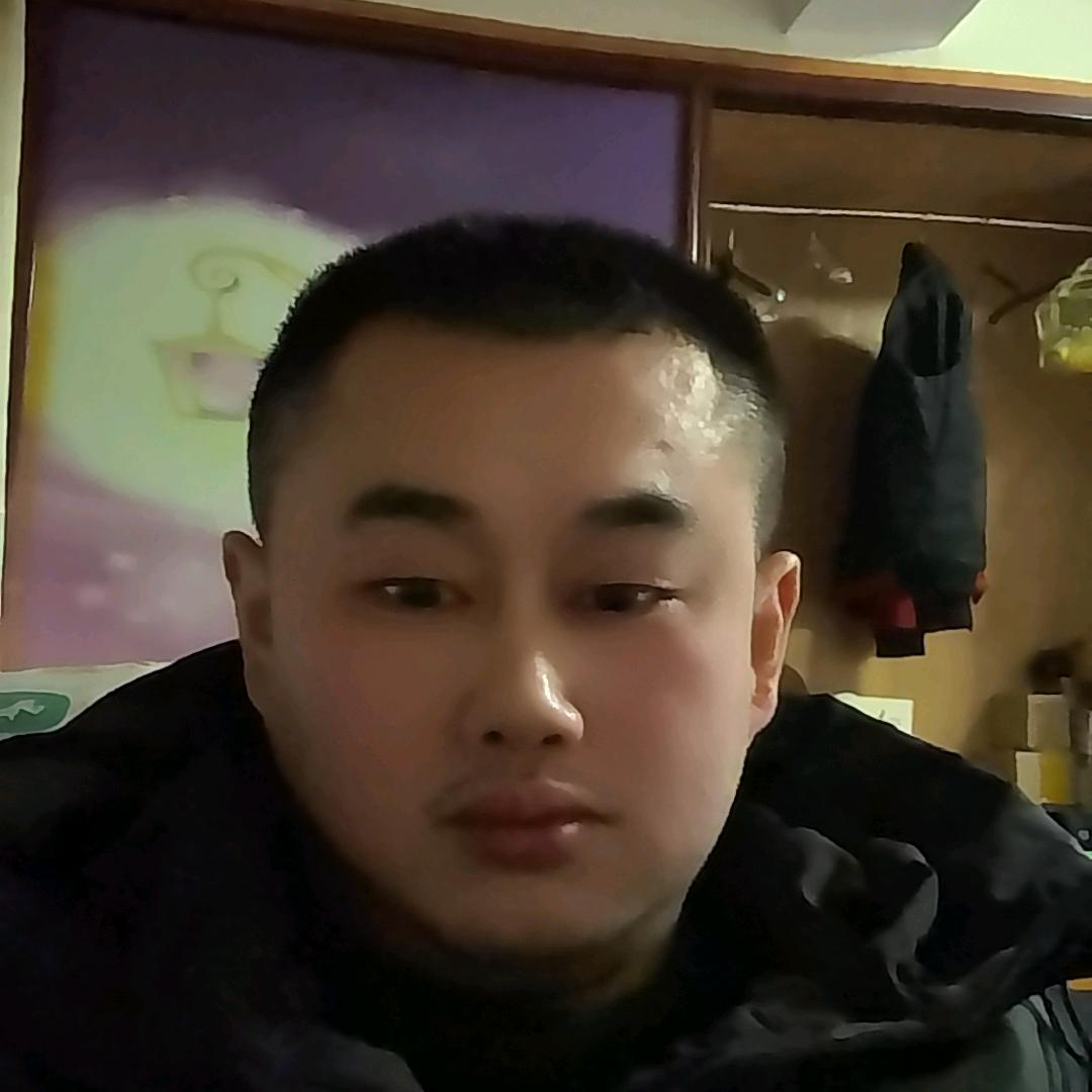 李亮