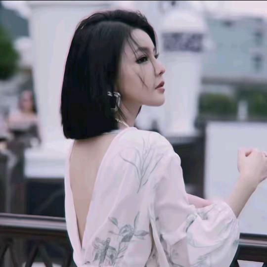 溶溶RONGRONG-每日穿搭