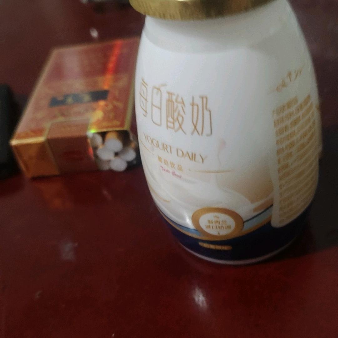 萧条孤馆一灯微。