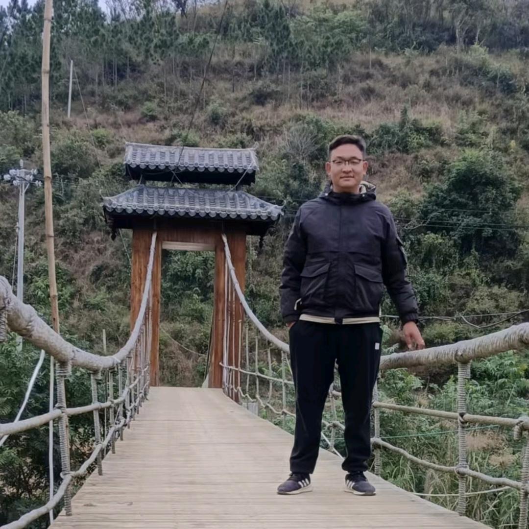 丘北驾校小杨