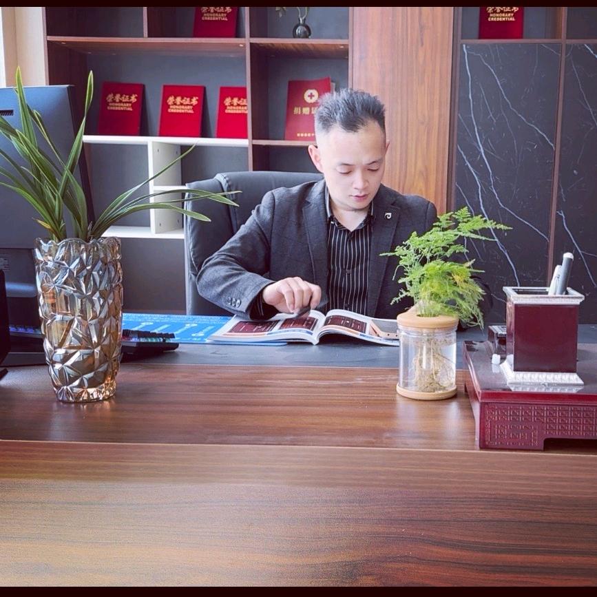 王永伟-云南博将府门业