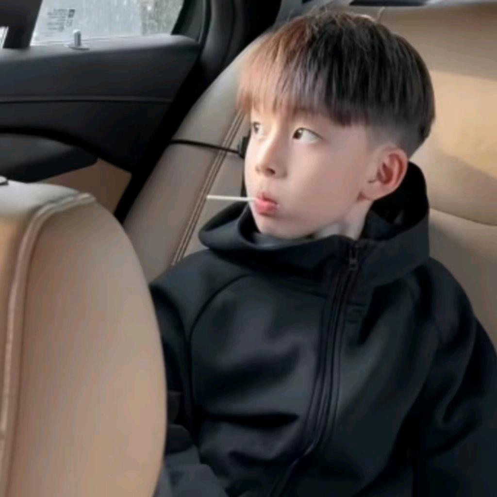 长不大的小学生