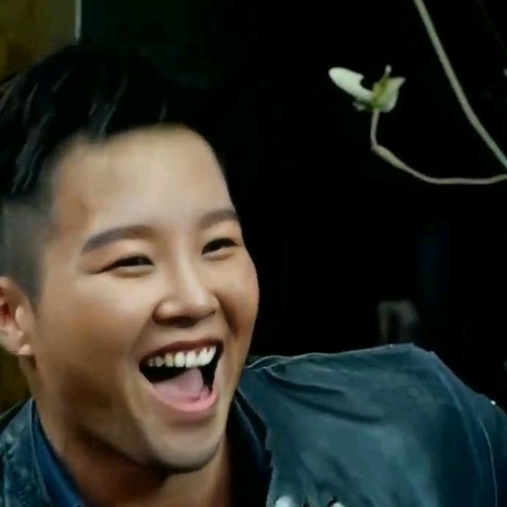 小裴，