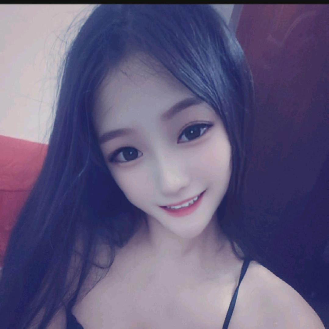 伊人嫣然一笑