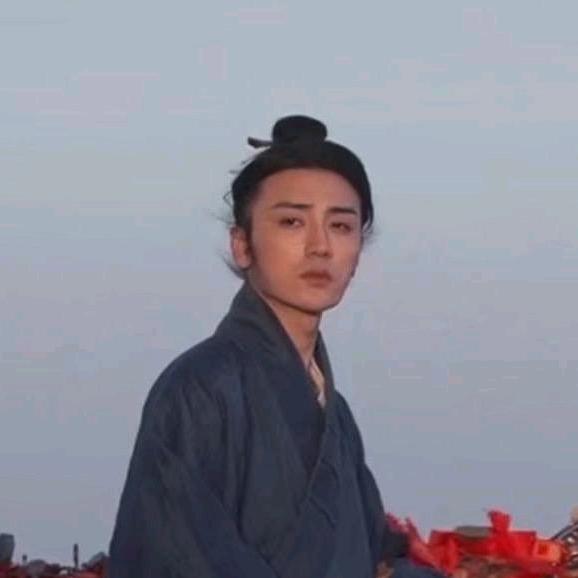 流水不争先.
