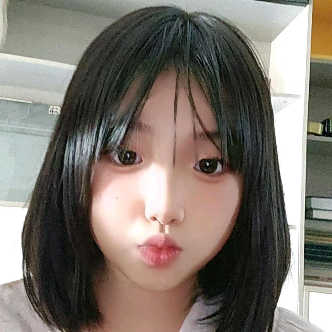 世怡跳手势舞