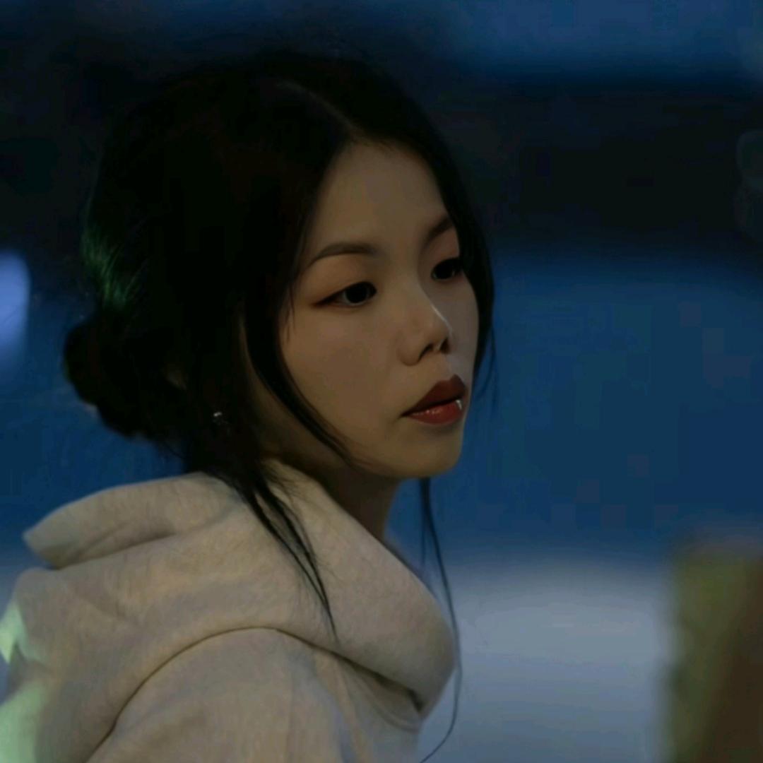 依依莎莎