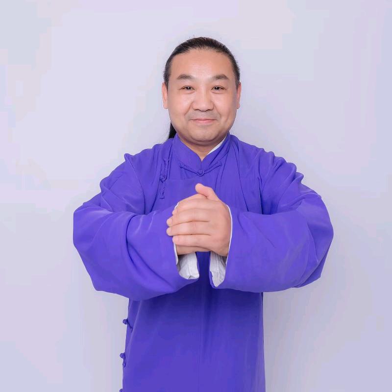 姬银龙传承非遗莲花落。