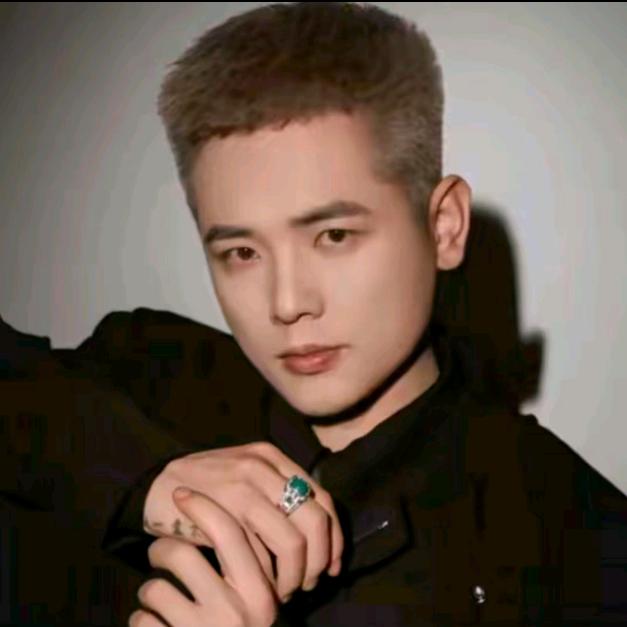 花小磊与花相约,小甜甜