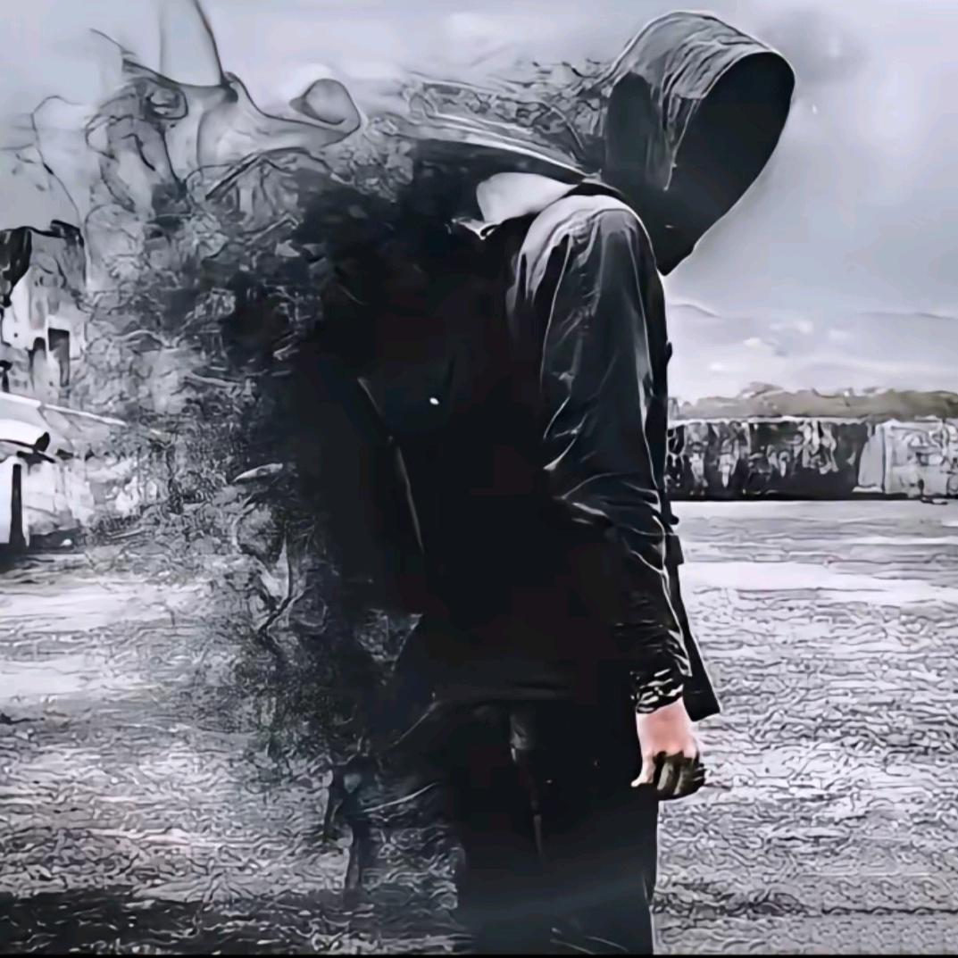 东  .