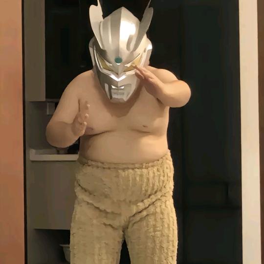 嚟                ╮