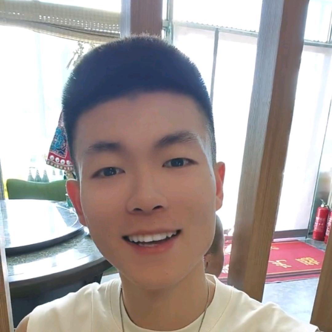 董个六🎤