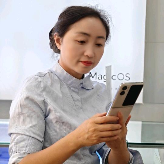 师宗靖辉通讯霞姐