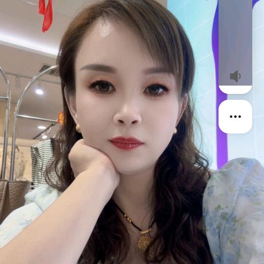 华联四楼闺蜜女装