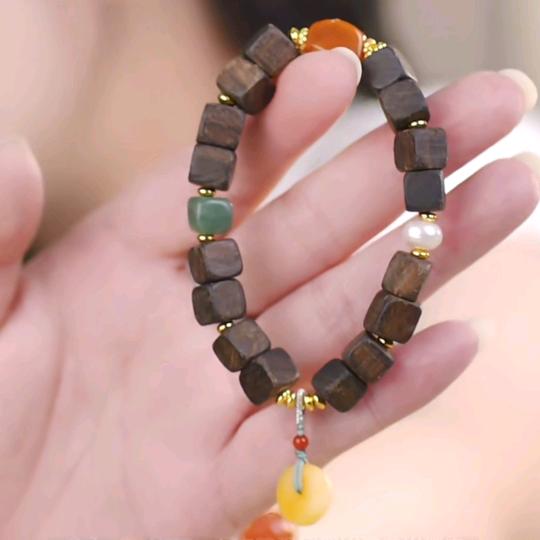 爱吃白菜肉丝汤的香桃