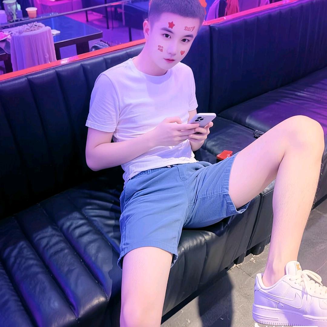 ：“༺༃会飞的狼༒༃༻”