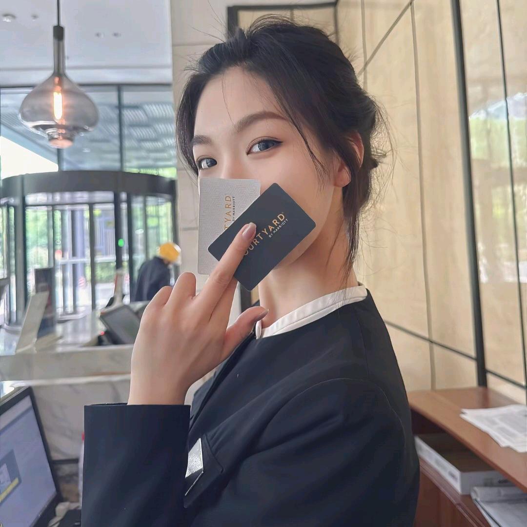 爱喝奶茶的小趴菜💃