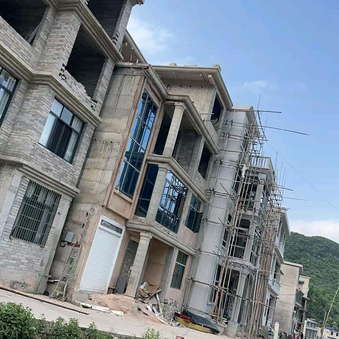 迎风走红