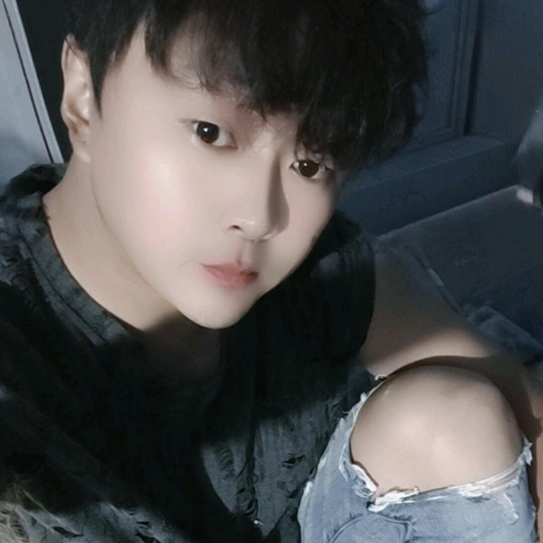 飞飞臭宝💋💋