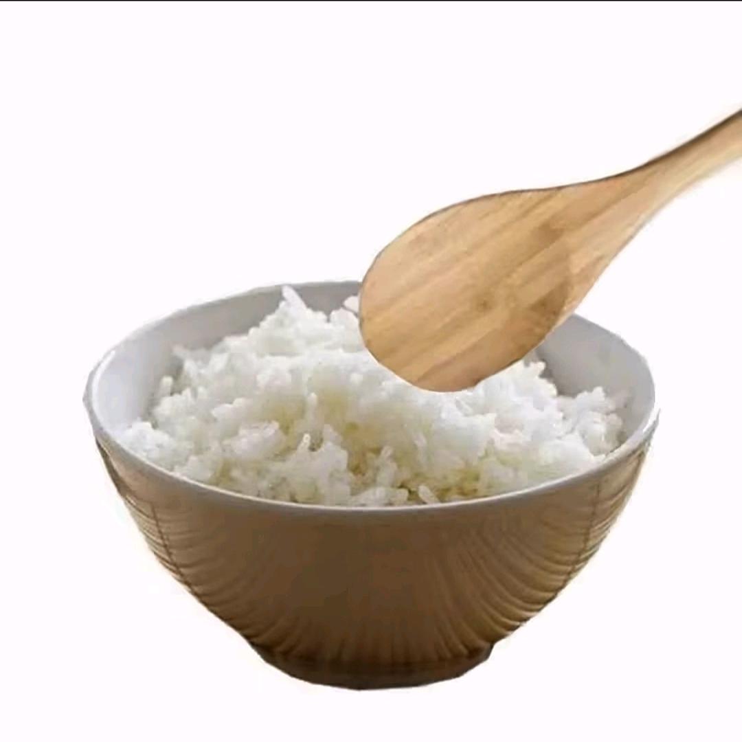 米饭依旧一小勺