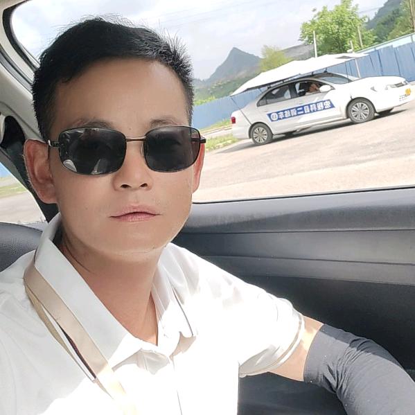 张教练（驾考收学员主任）