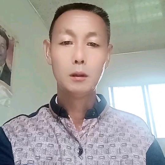 我在看月亮🍉🍓✌️