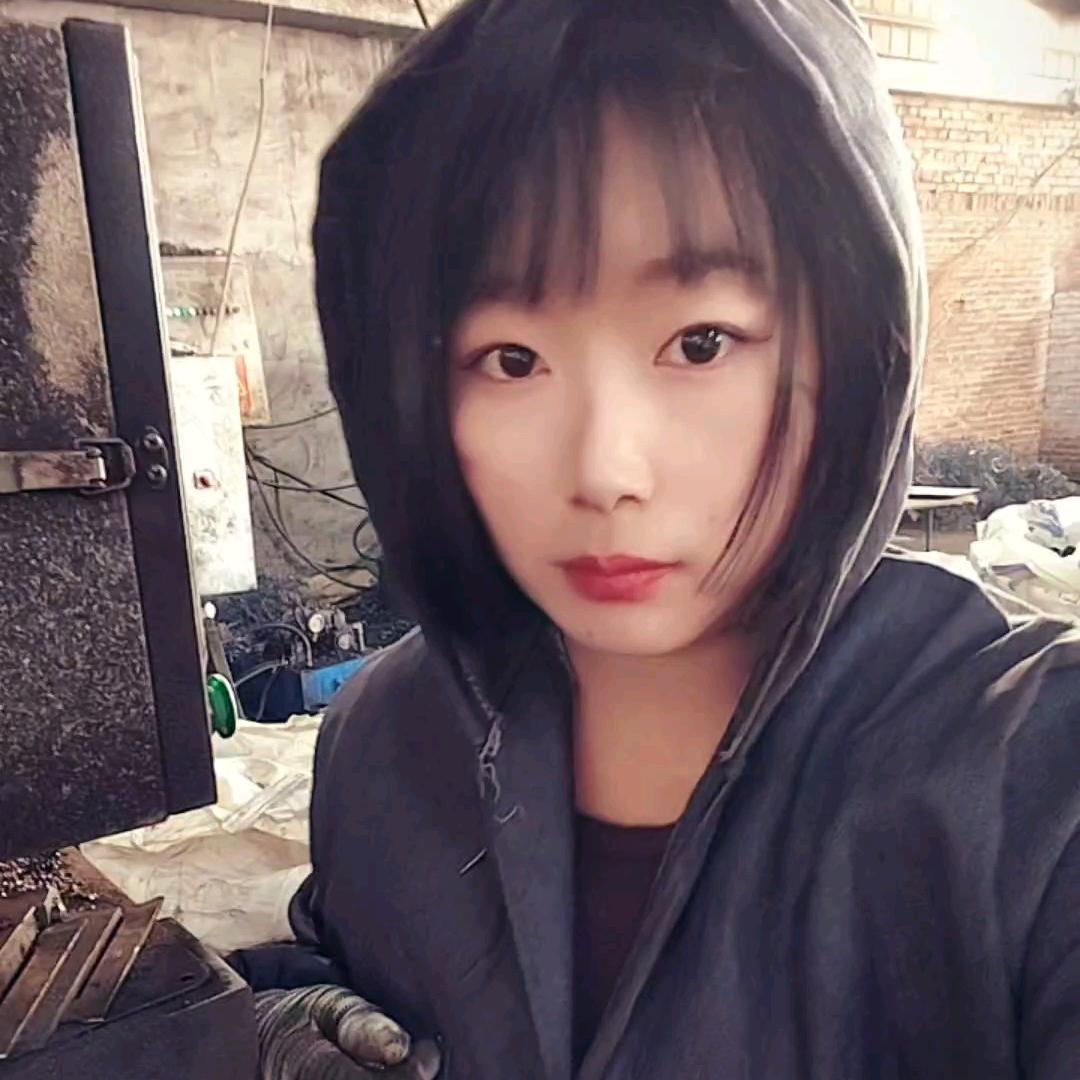 琦琦～干车床的弱女子